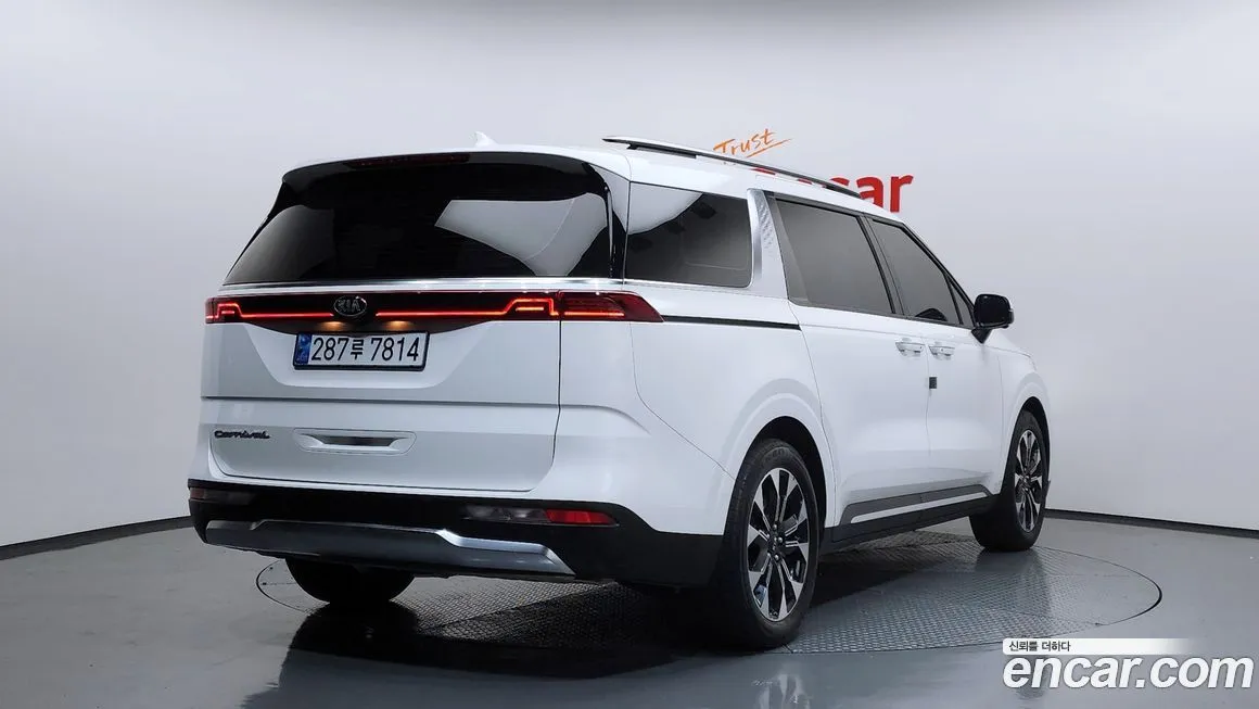 Kia Carnival — фото 2