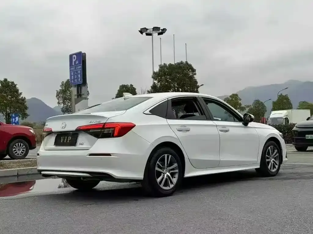 Honda Civic — фото 8