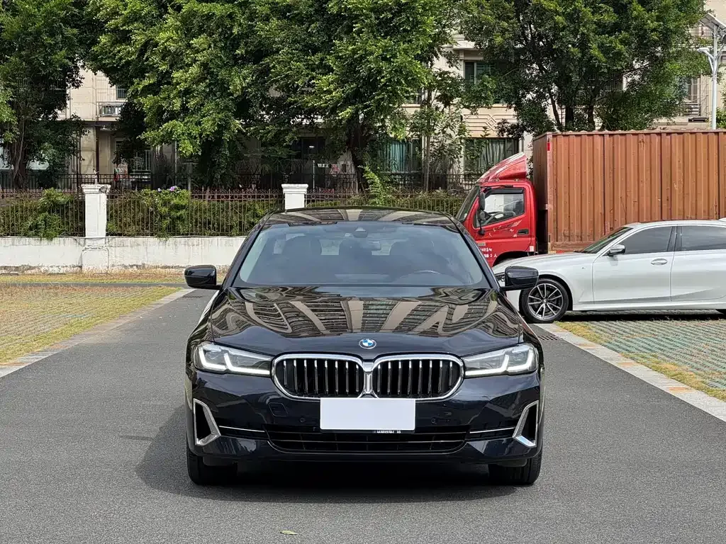 BMW 5 Series — фото 2