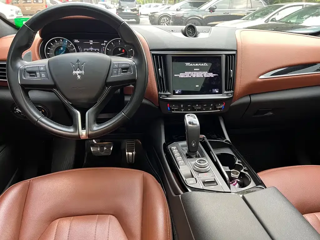 Maserati Levante — фото 4