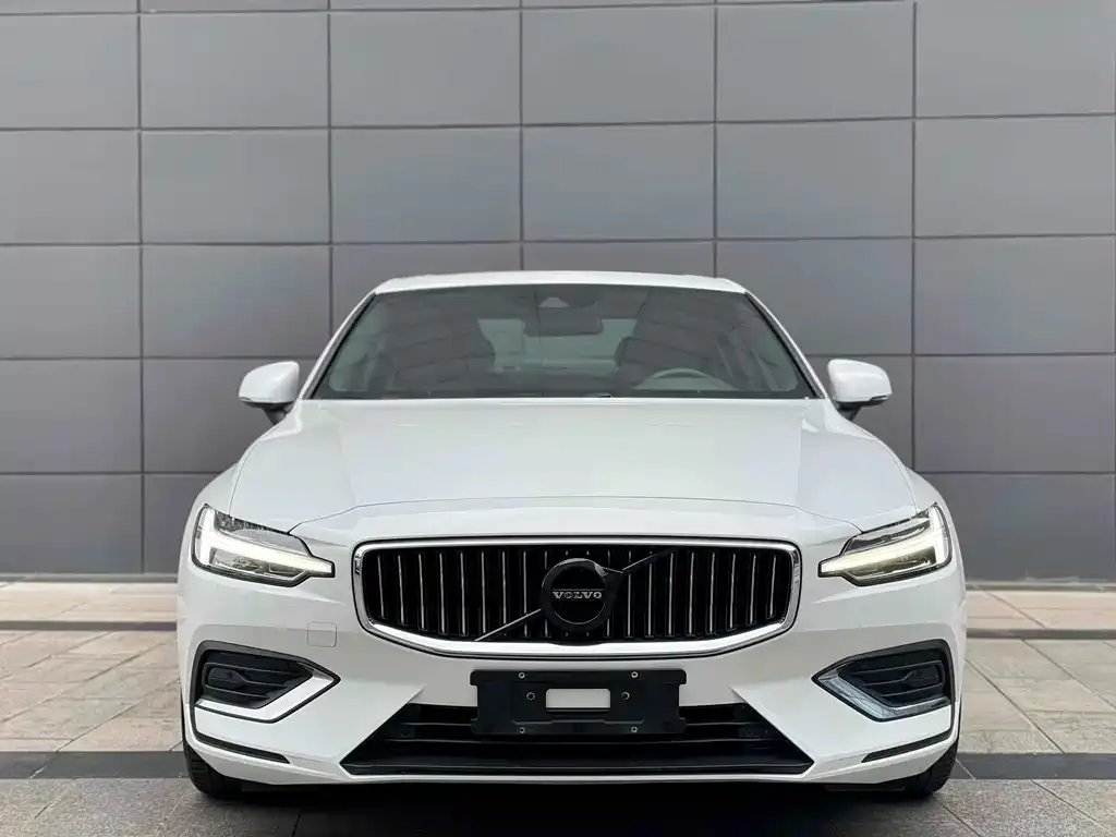 Volvo S60 — фото 2
