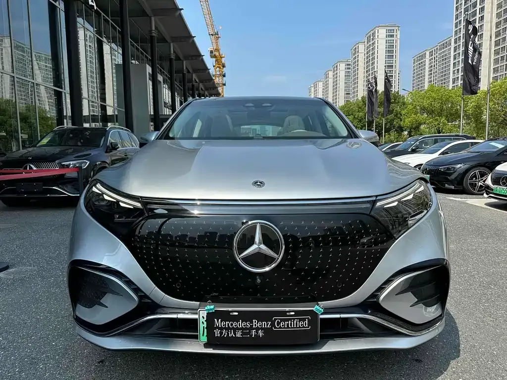 Mercedes-Benz EQS SUV — фото 3