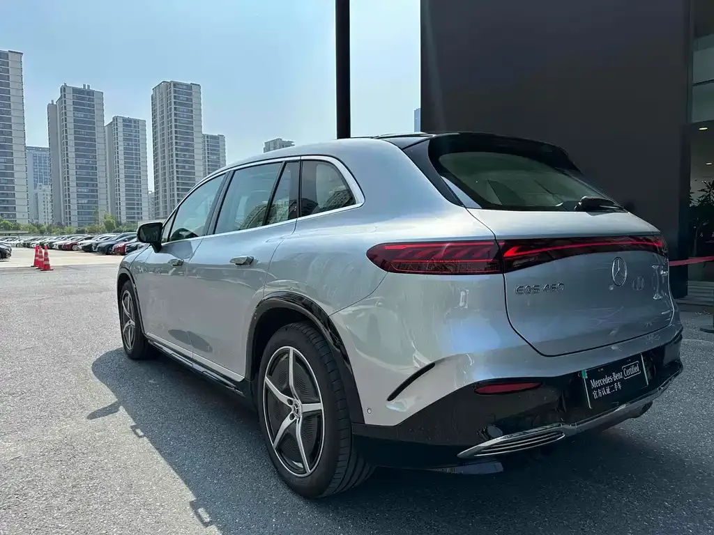 Mercedes-Benz EQS SUV — фото 6