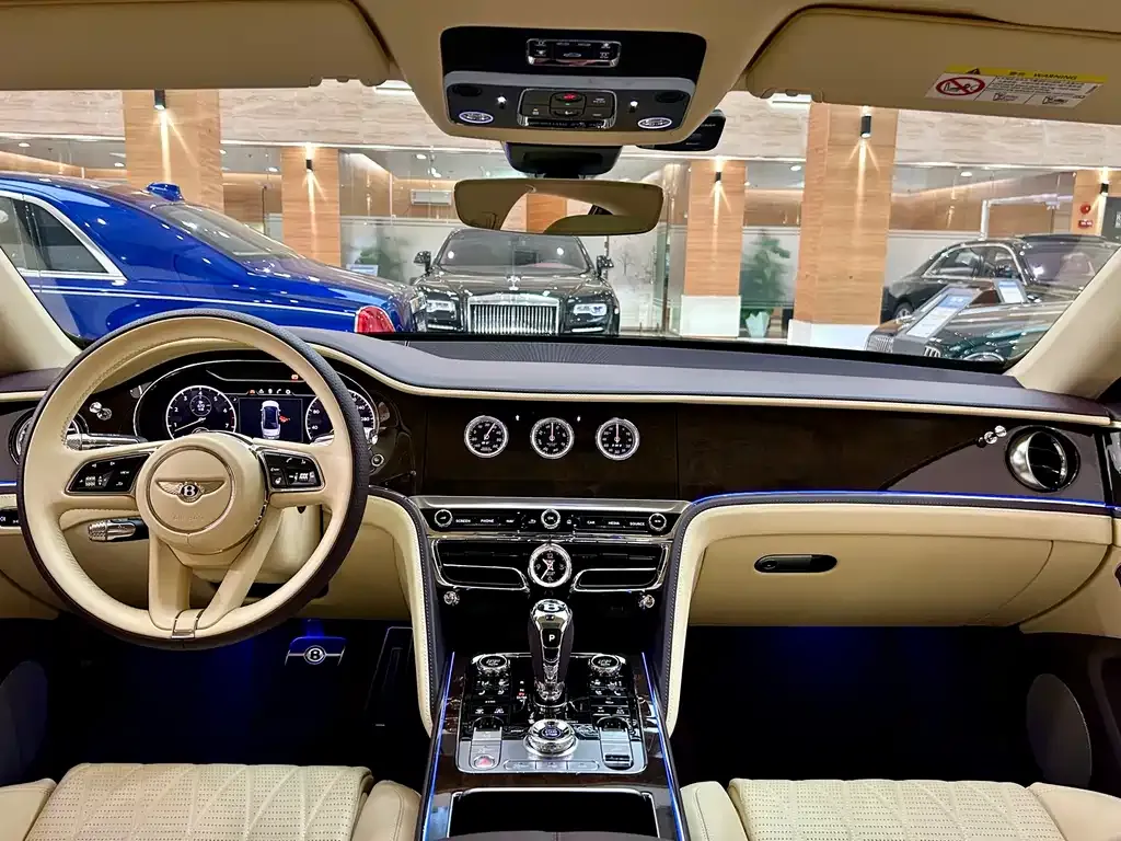 Bentley Flying Spur — фото 9