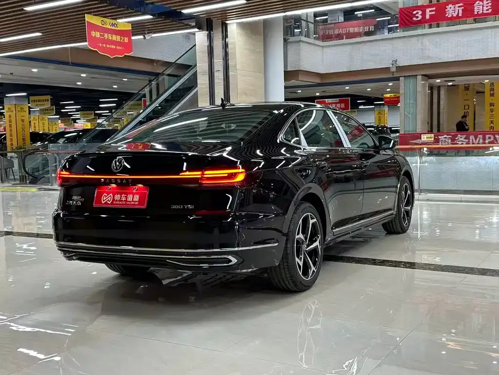 Volkswagen Passat — фото 3