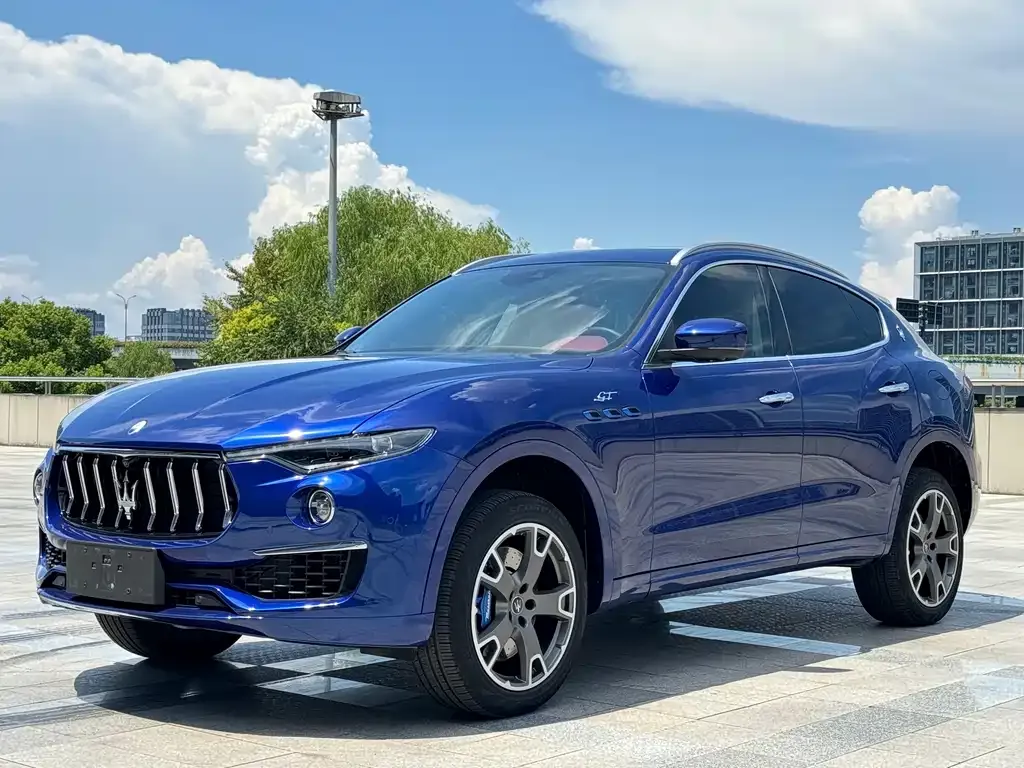 Maserati Levante — фото 1