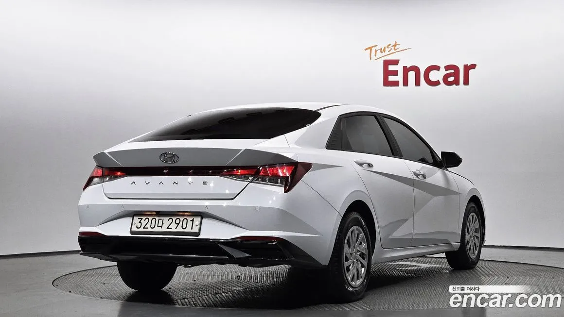 Hyundai AVANTE — фото 2