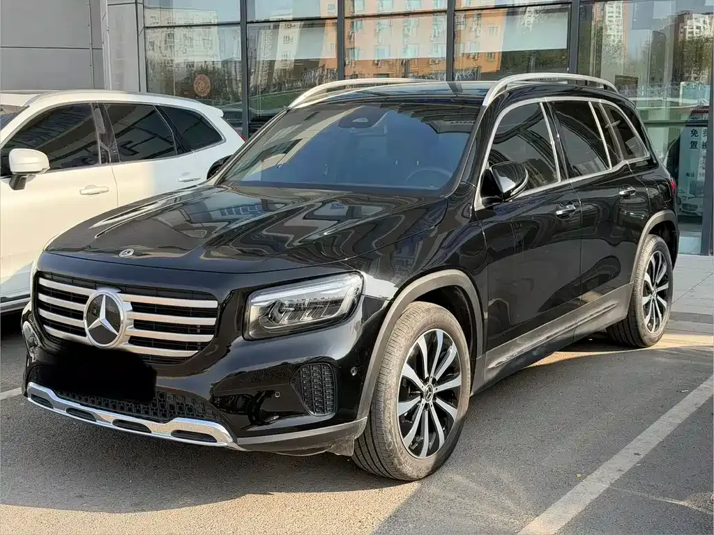 Mercedes-Benz GLB — фото 1