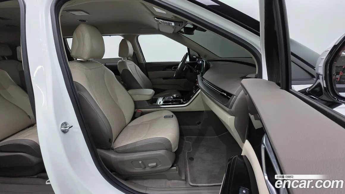 Kia Carnival — фото 10