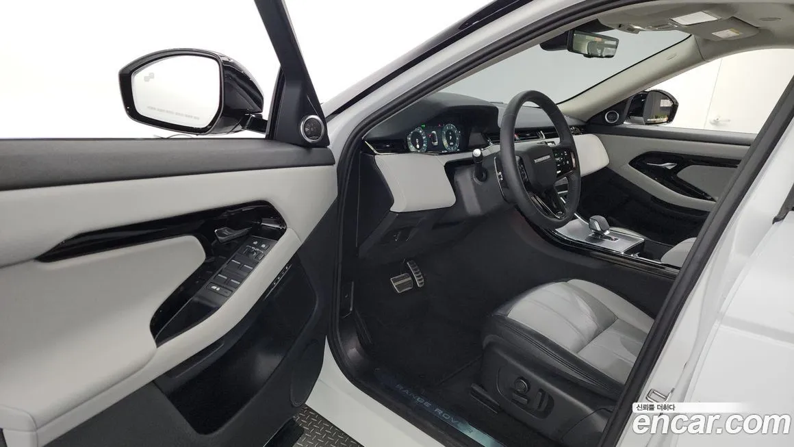 Land Rover Range Rover Evoque — фото 10