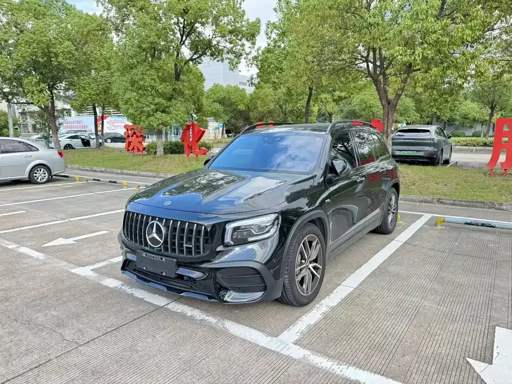 Mercedes-Benz GLB AMG — фото 1