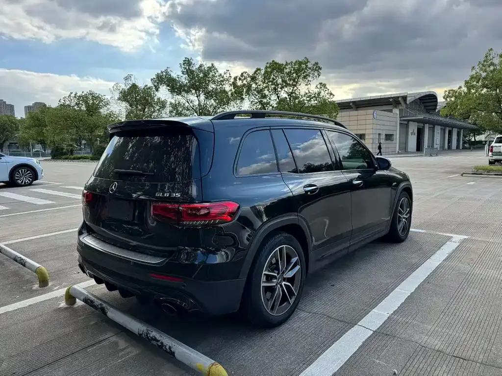 Mercedes-Benz GLB AMG — фото 7