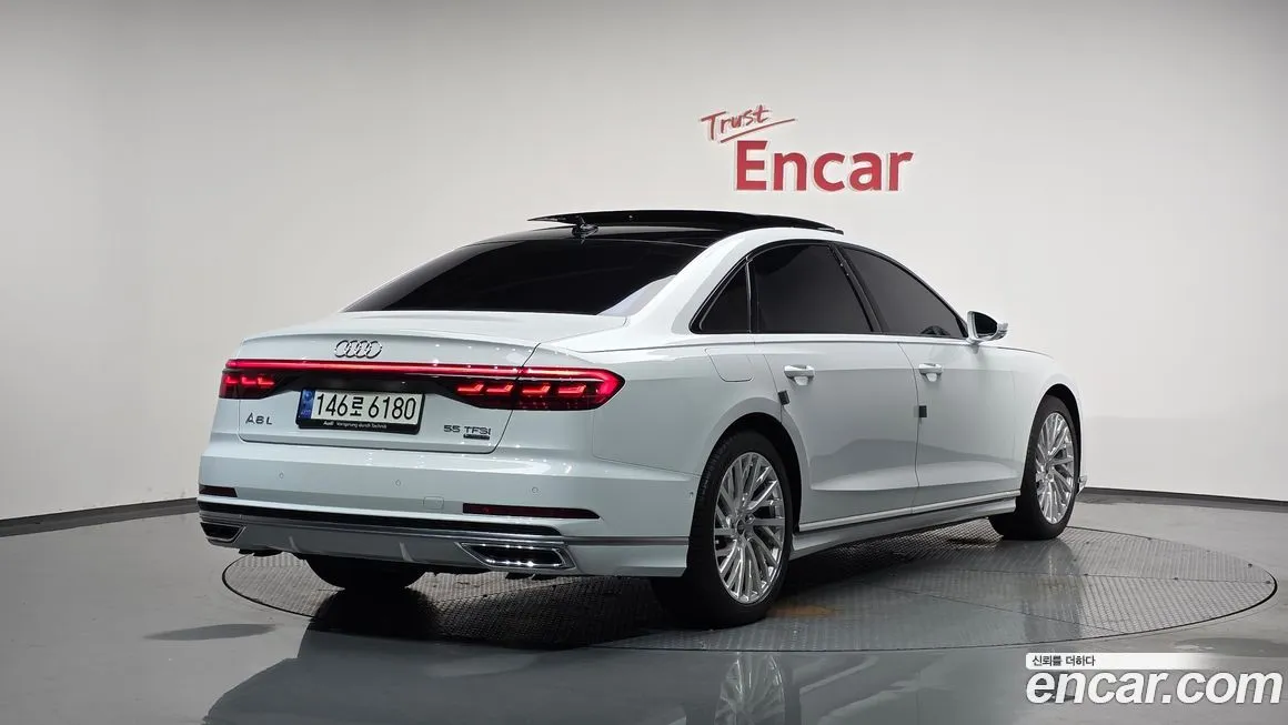 Audi A8 — фото 2