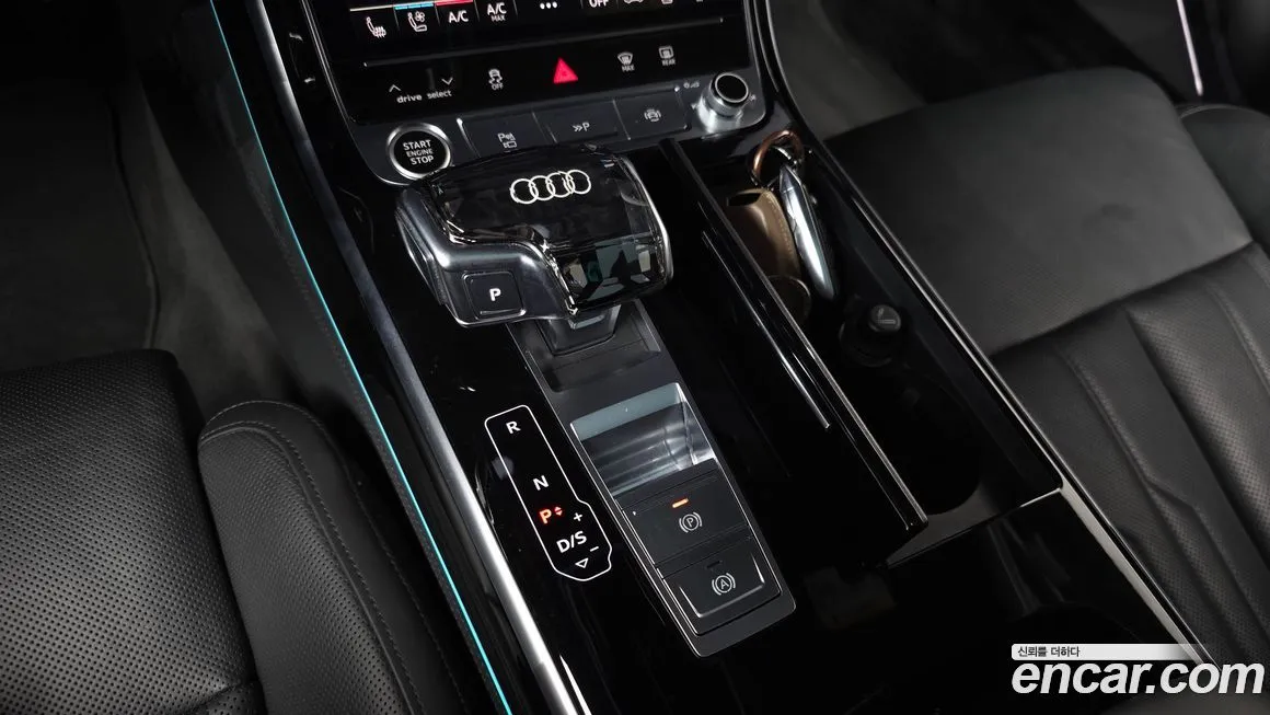Audi A8 — фото 9