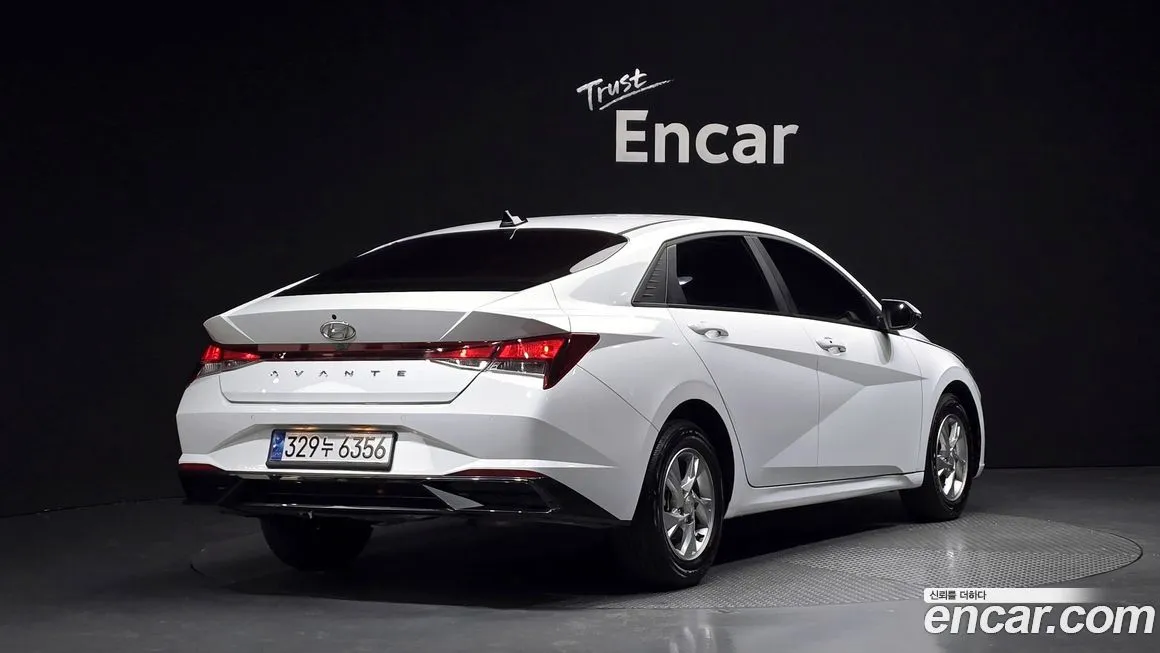 Hyundai AVANTE — фото 2