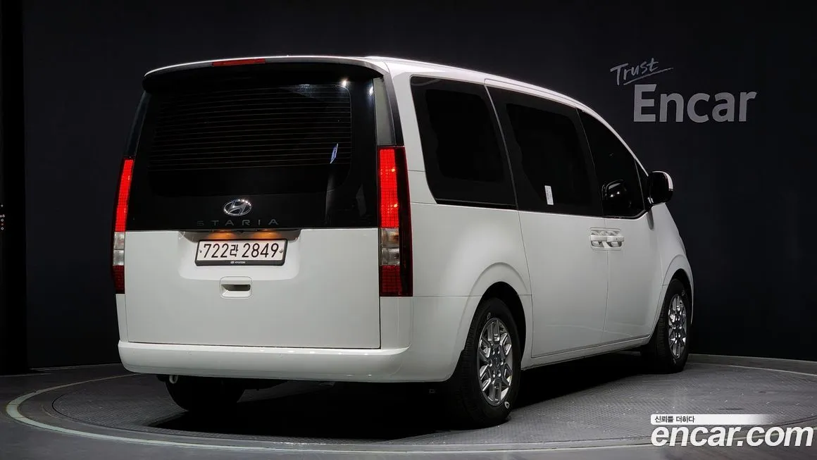 Hyundai Staria — фото 2