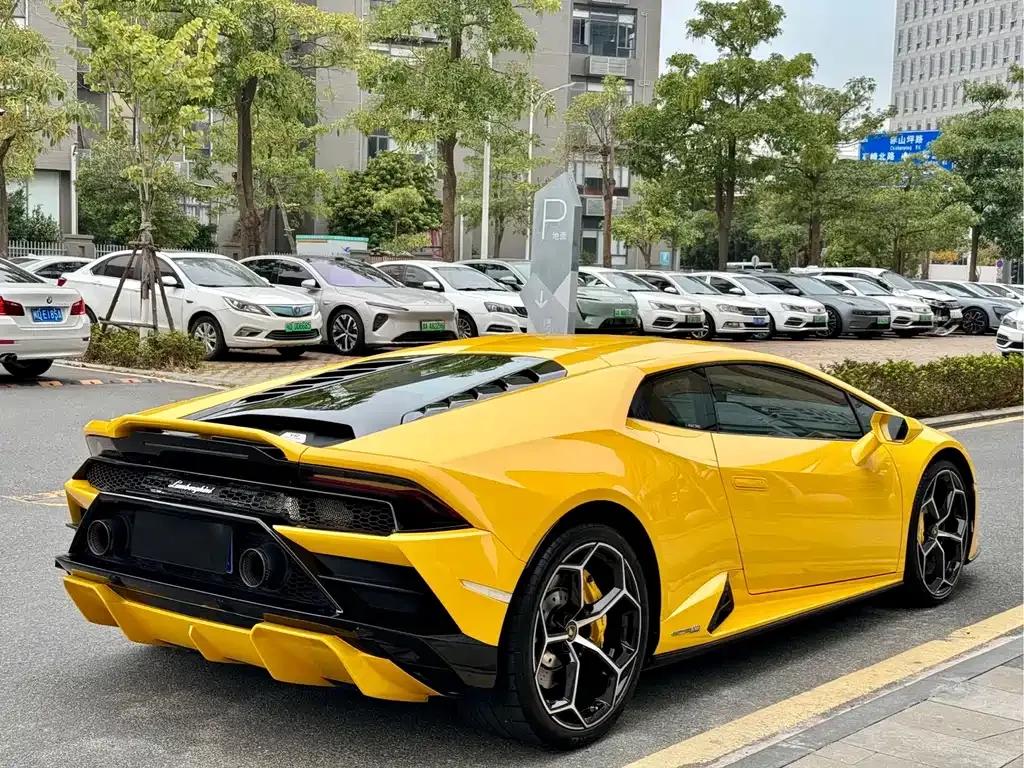 Lamborghini Huracan — фото 10