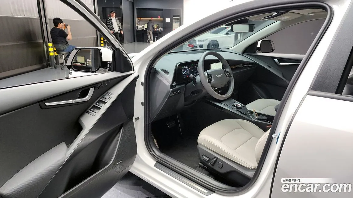 Kia Niro — фото 10