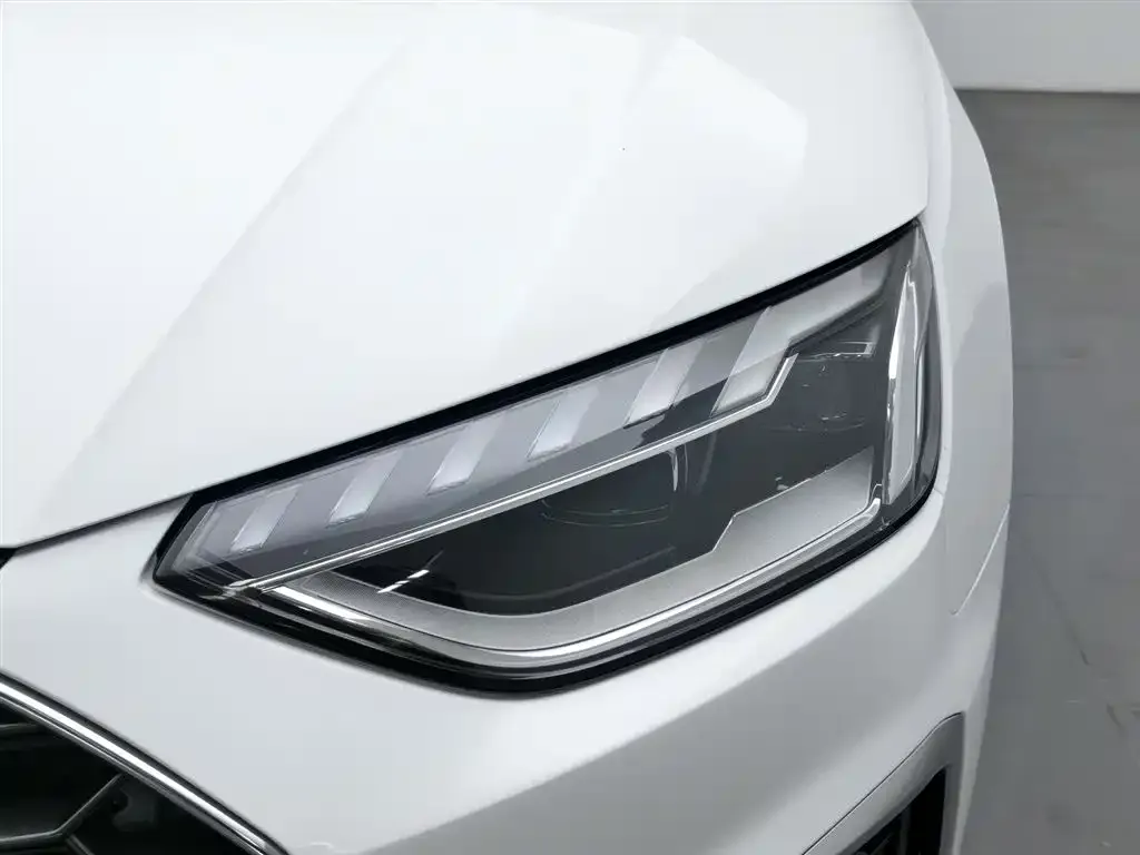 Audi A4L — фото 7