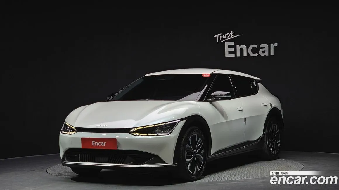 Kia EV6 — фото 1