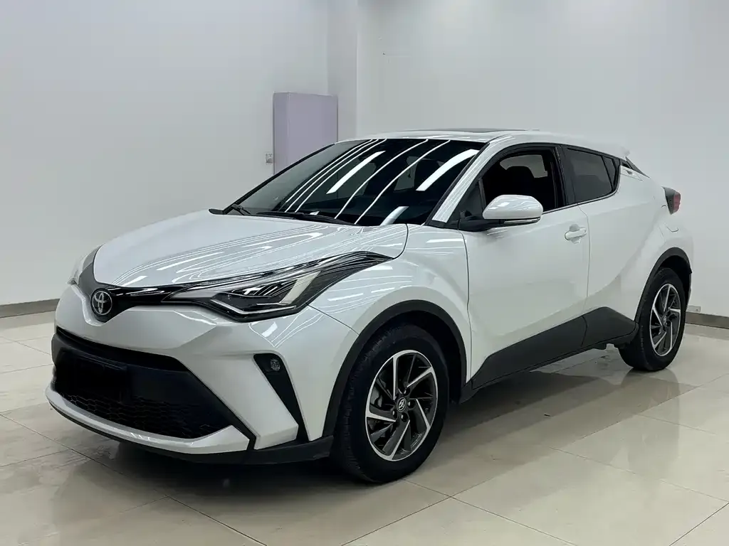 Toyota C-HR — фото 1