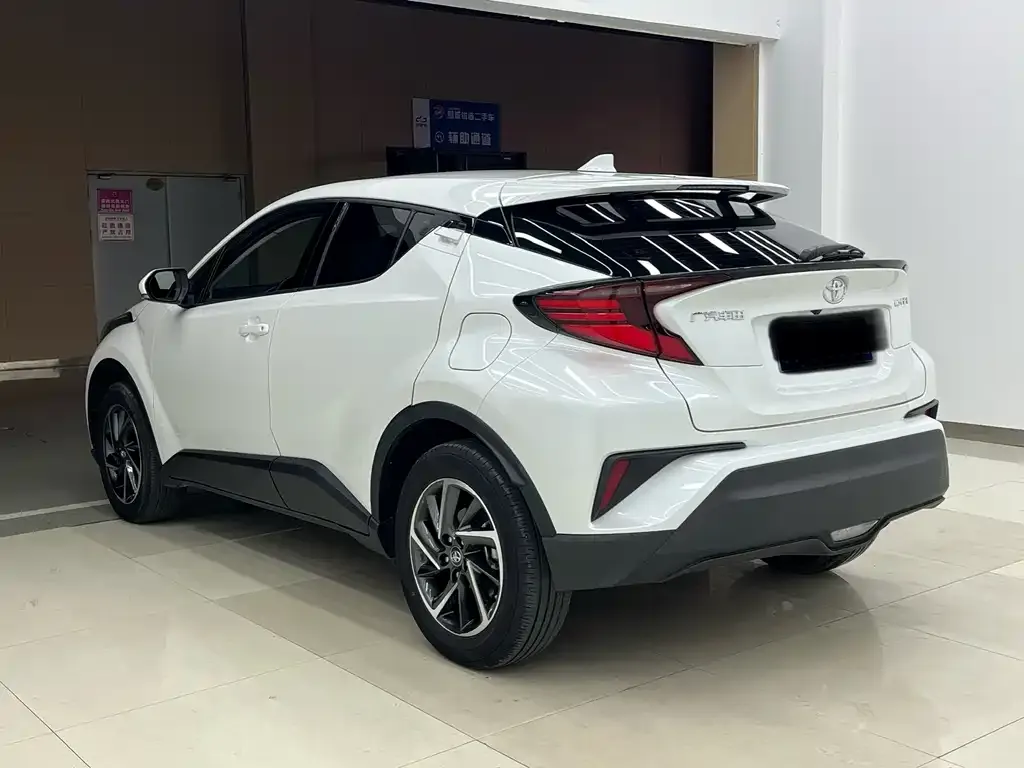 Toyota C-HR — фото 3