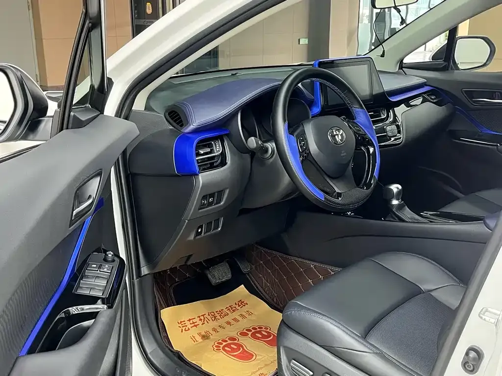 Toyota C-HR — фото 4