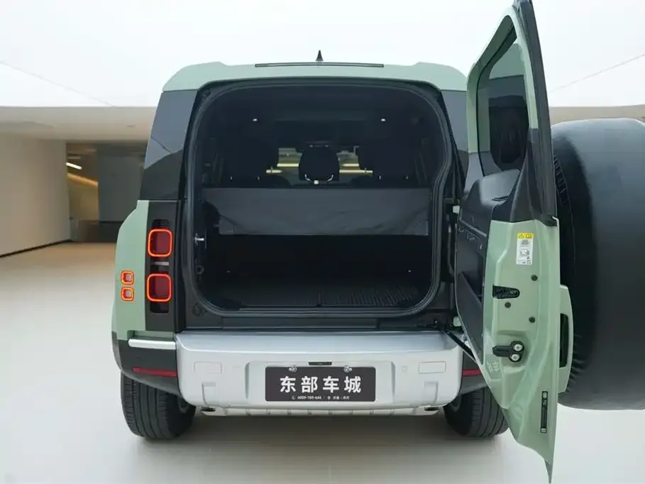 Land Rover Defender — фото 6