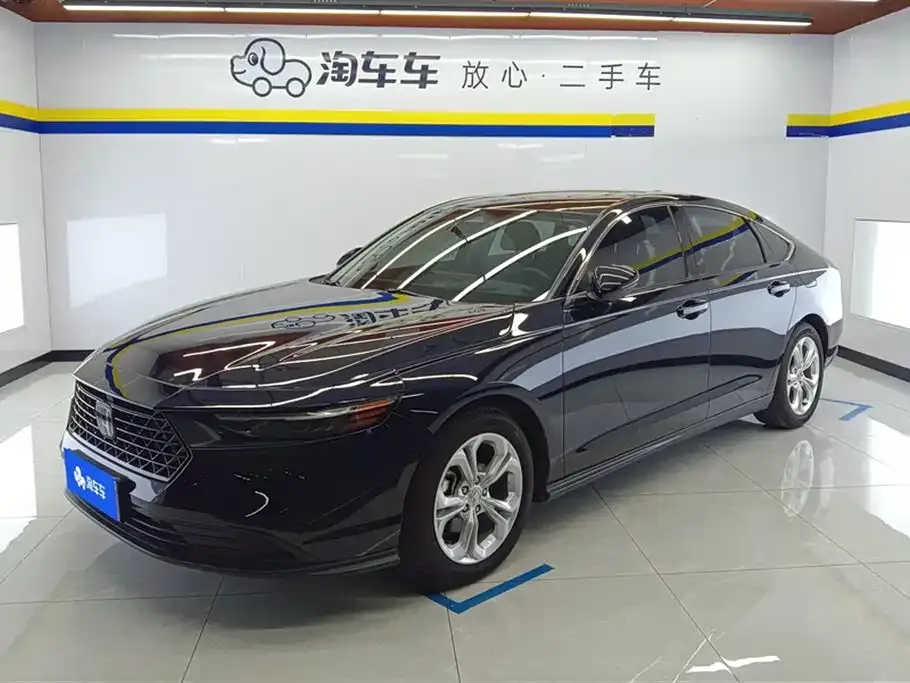 Honda Accord — фото 1