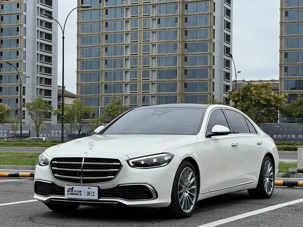 Mercedes-Benz S-Class — фото 1