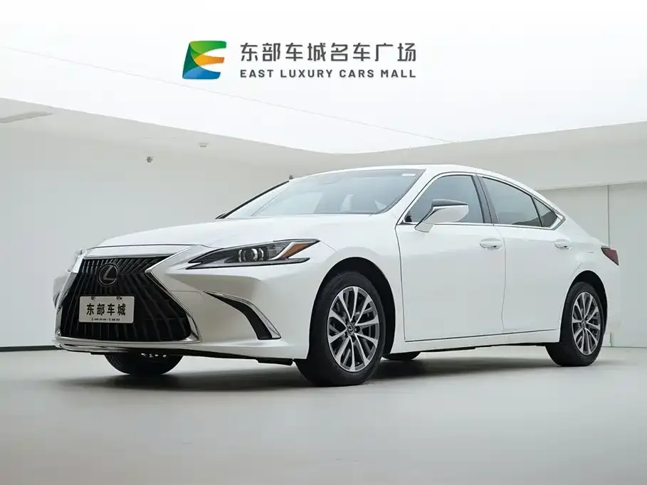 Lexus ES — фото 1