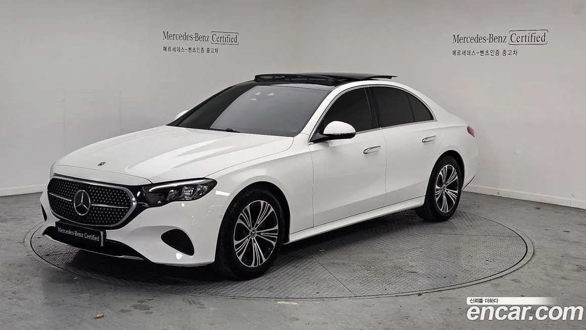 Mercedes-Benz E-Class — фото 1