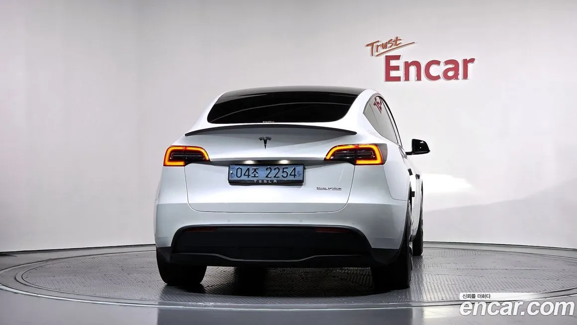 Tesla Model Y — фото 4