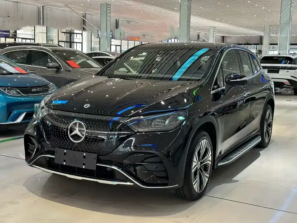 Mercedes-Benz EQE SUV — фото 1