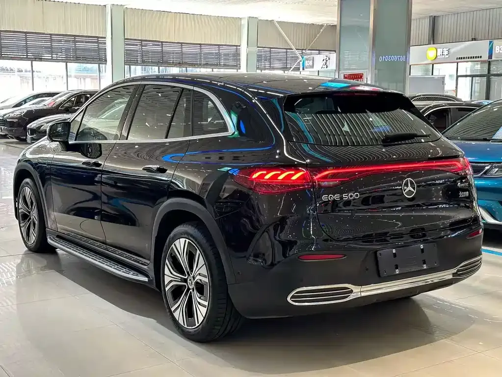 Mercedes-Benz EQE SUV — фото 3