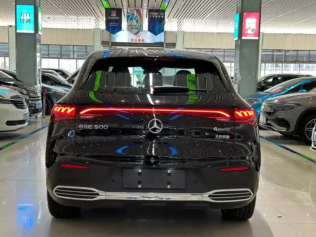 Mercedes-Benz EQE SUV — фото 4