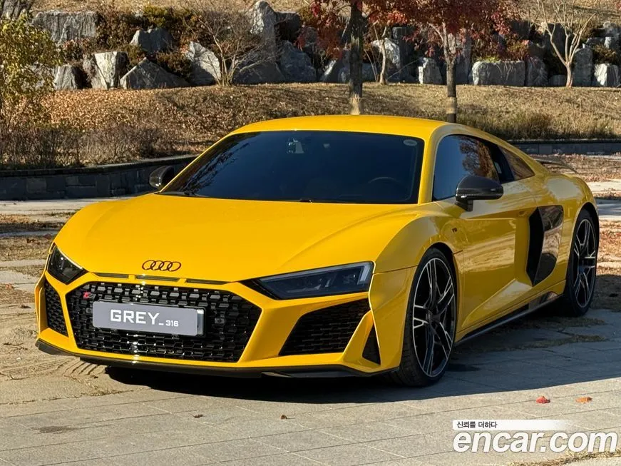 Audi R8 — фото 1
