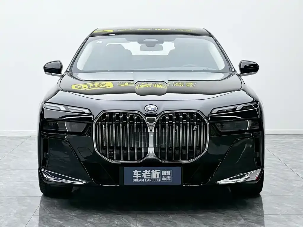 BMW i7 — фото 2