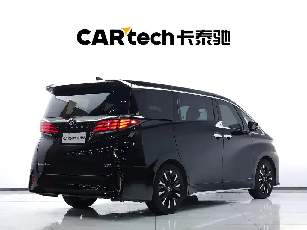 Toyota Alphard — фото 4