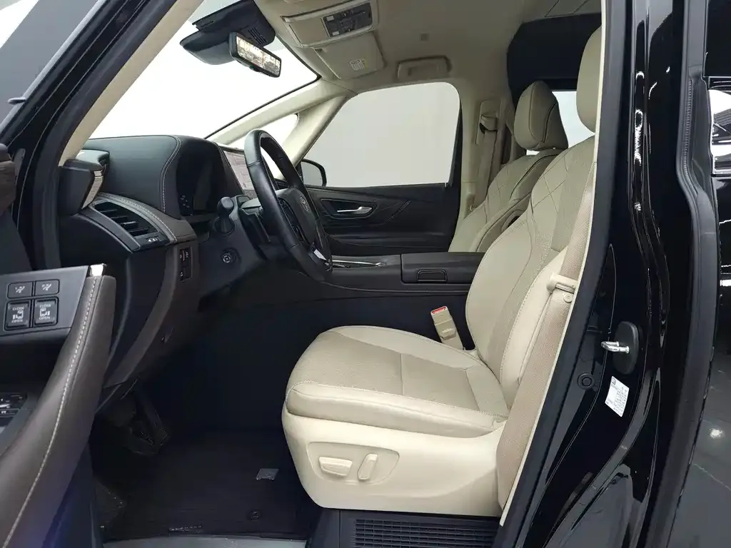 Toyota Alphard — фото 8