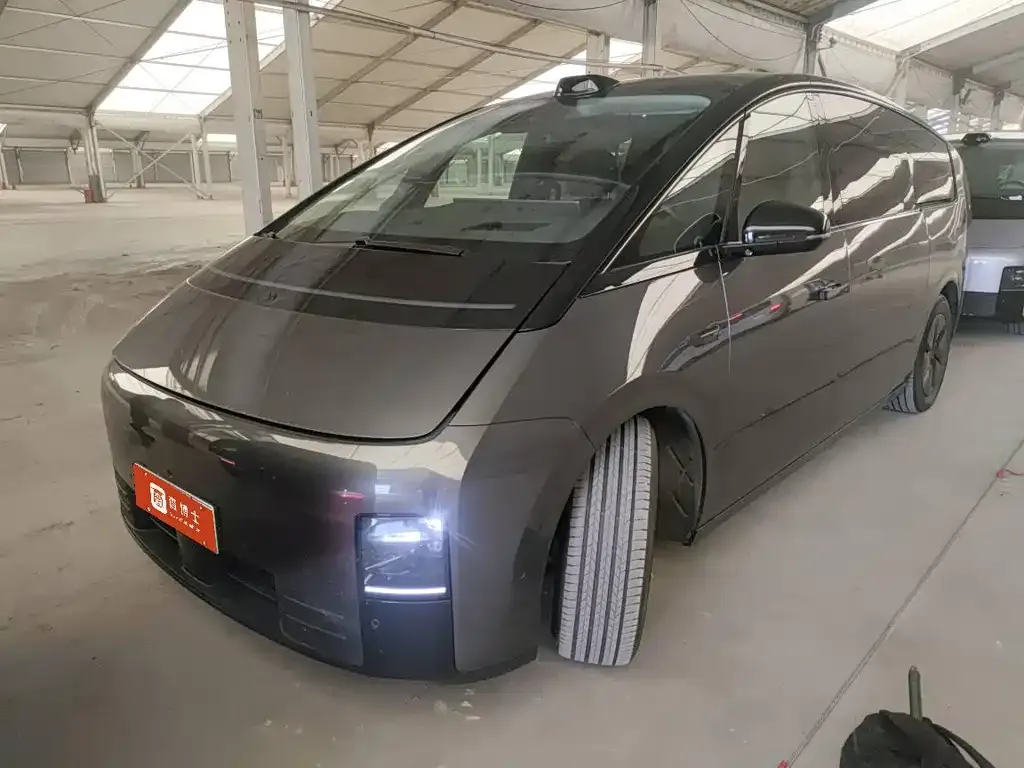 Li Auto MEGA — фото 1