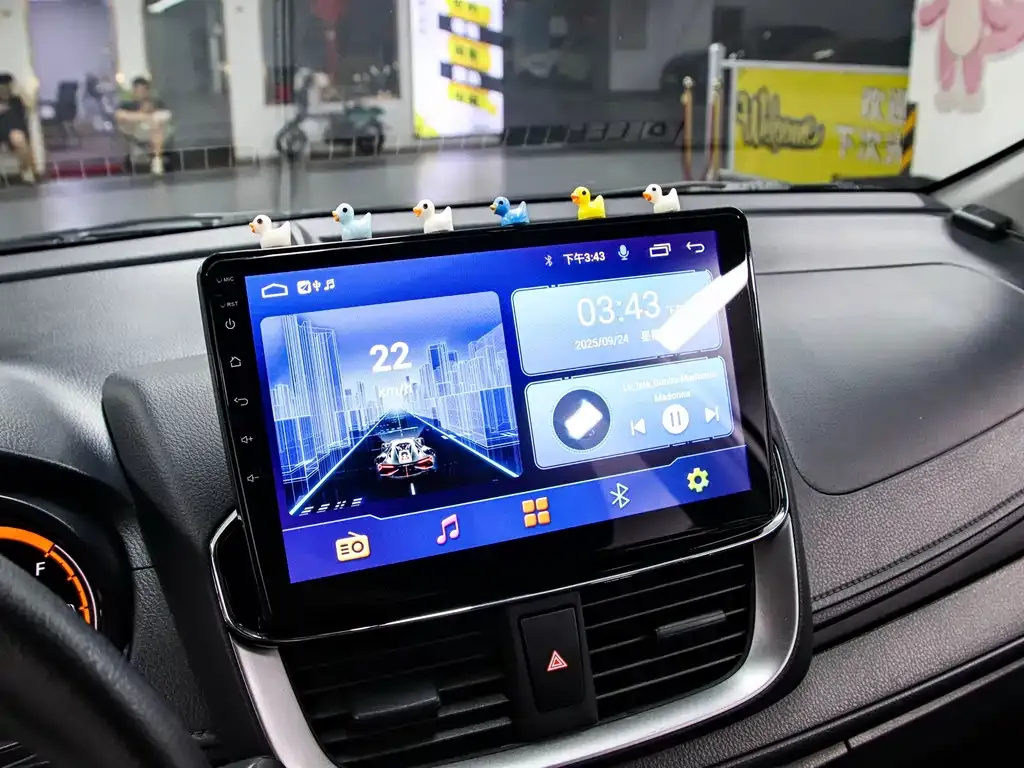 Toyota Yaris L — фото 8