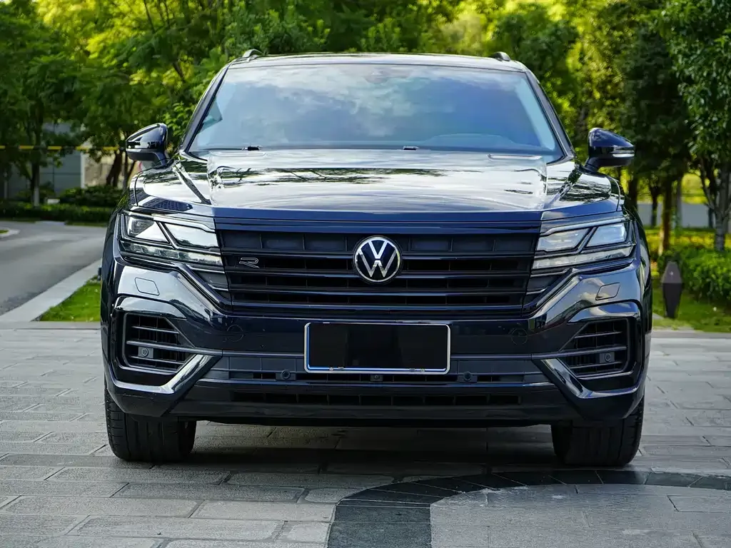 Volkswagen Touareg — фото 6