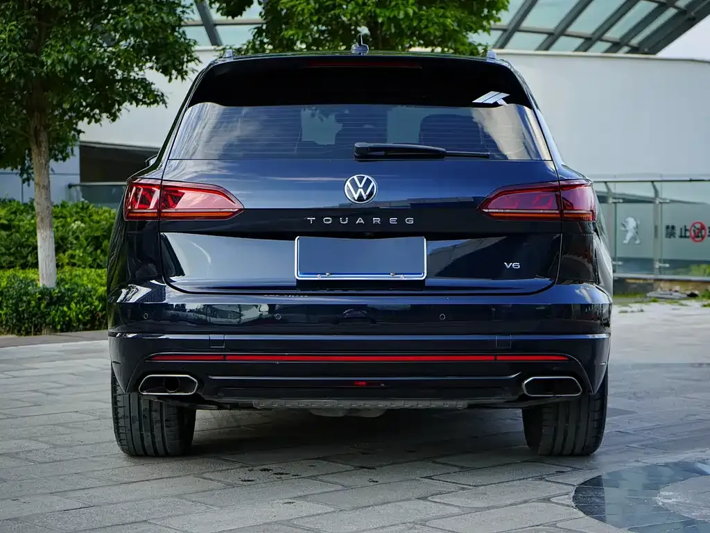 Volkswagen Touareg — фото 9