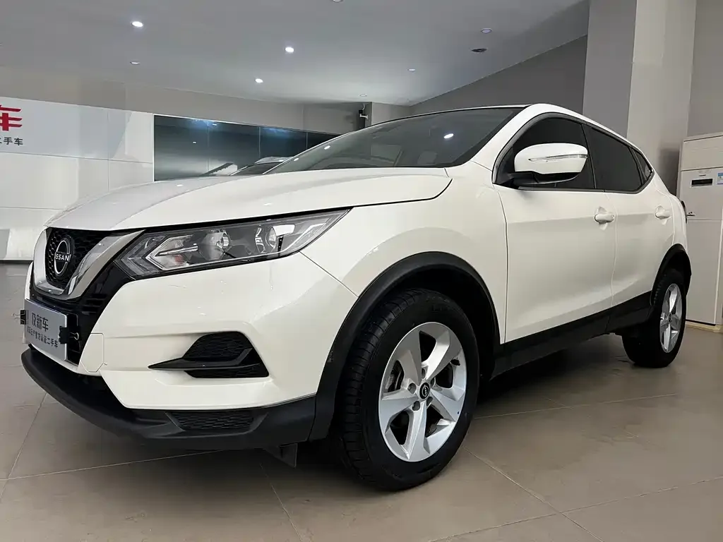 Nissan Qashqai — фото 1