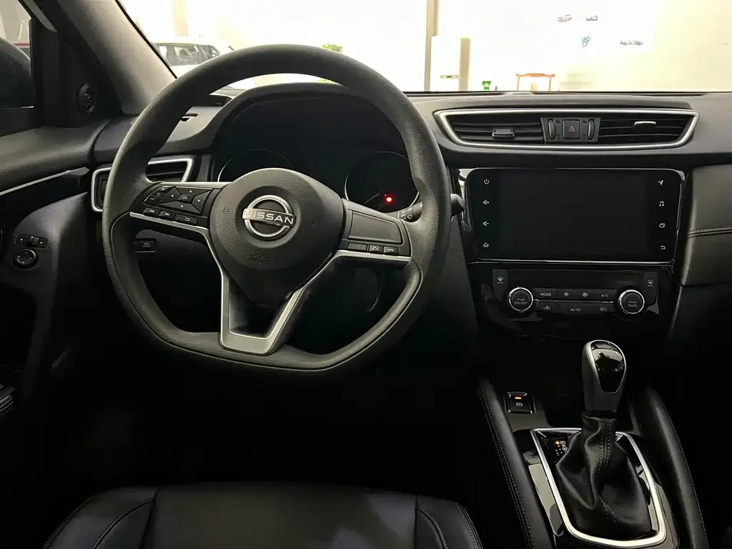 Nissan Qashqai — фото 9