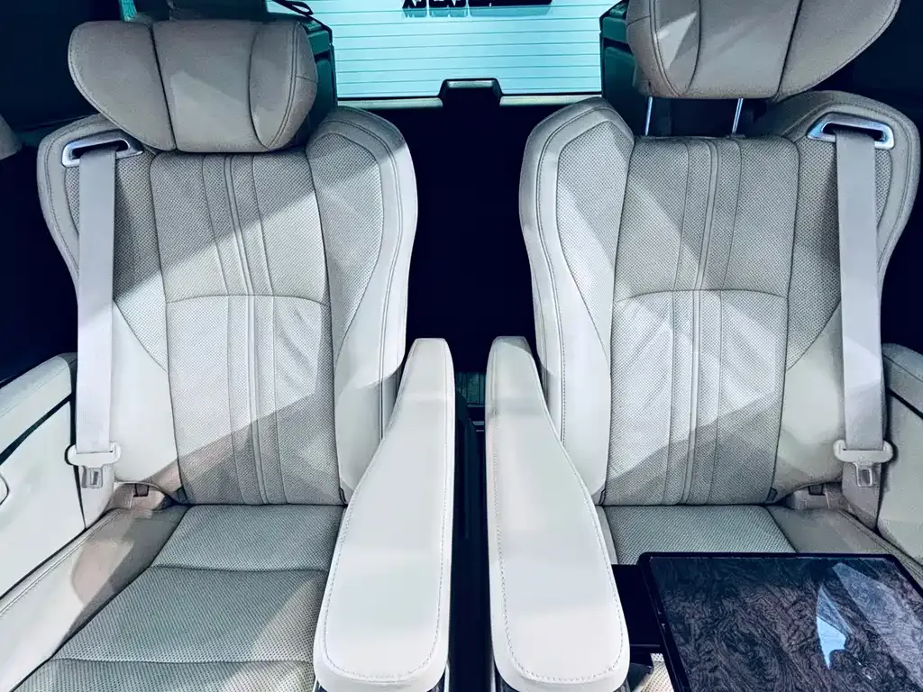 Toyota Alphard — фото 4