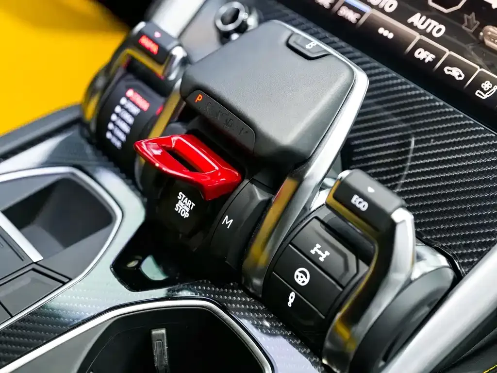 Lamborghini Urus — фото 10