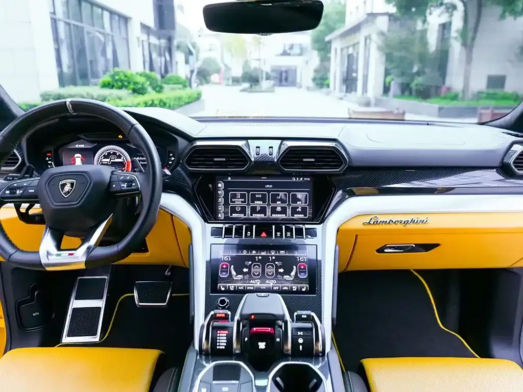 Lamborghini Urus — фото 7