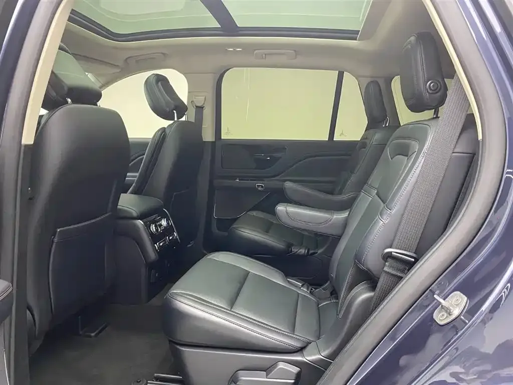 Lincoln Aviator — фото 10